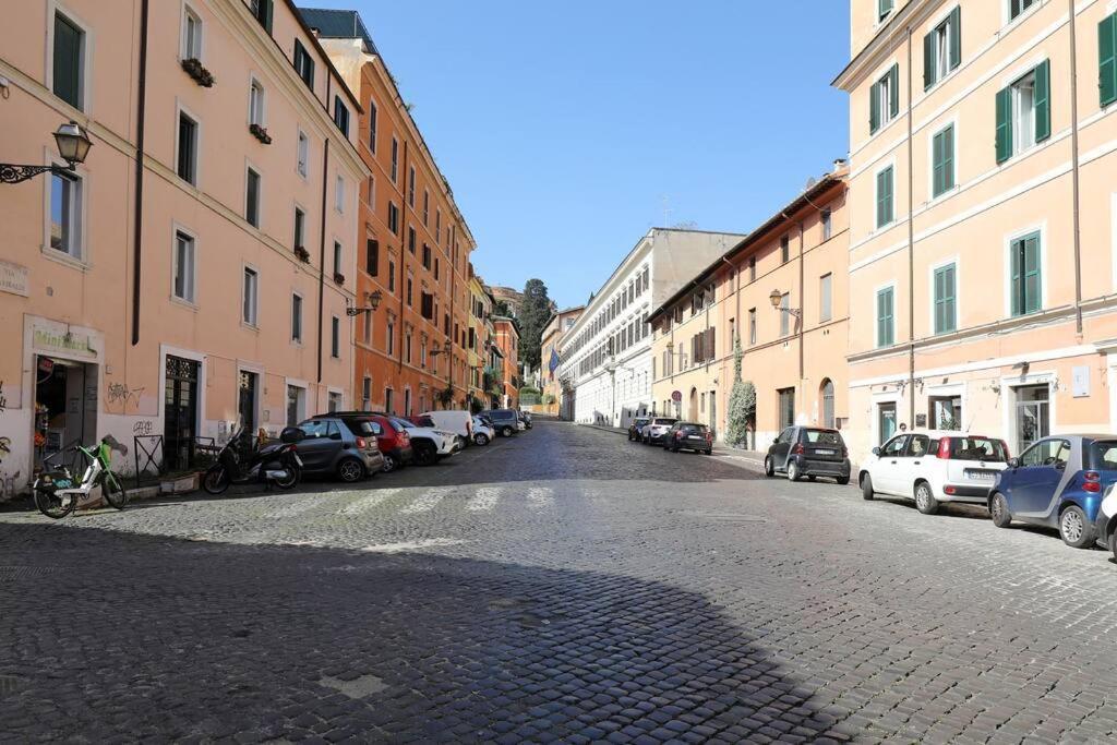 Blu Flamingo Trilussa Rome