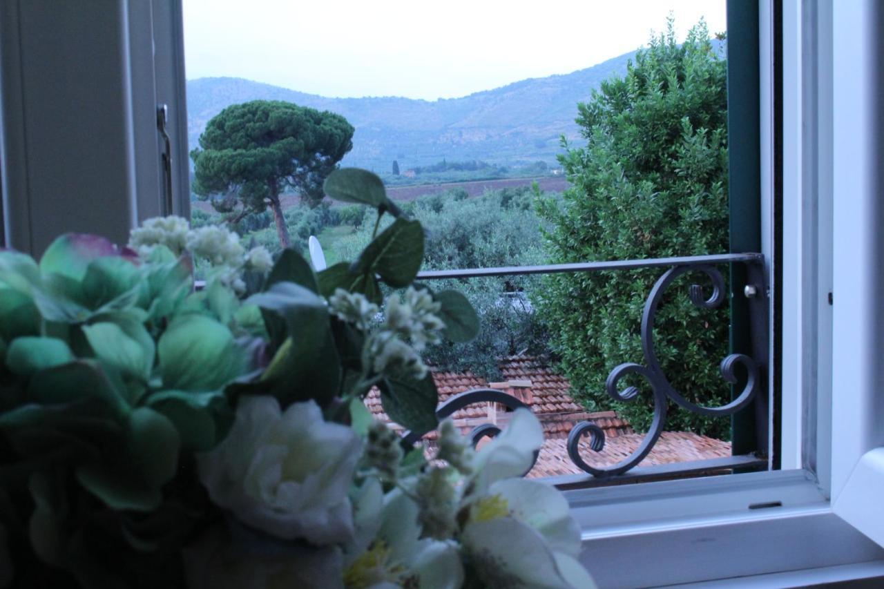 Casale Santa Maria Di San Vittorino Apartment