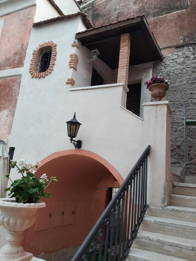 Casale Santa Maria Di San Vittorino Apartment *