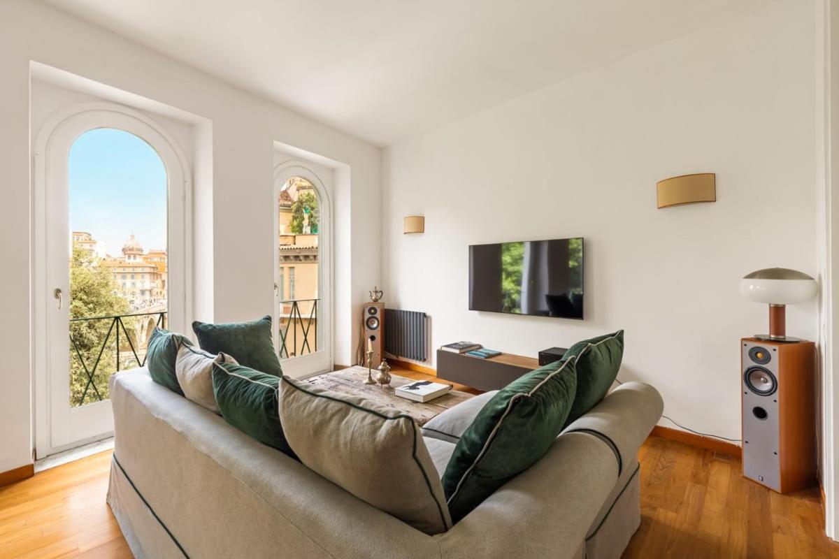 Trilussa Stylish Penthouse Apartment Rome