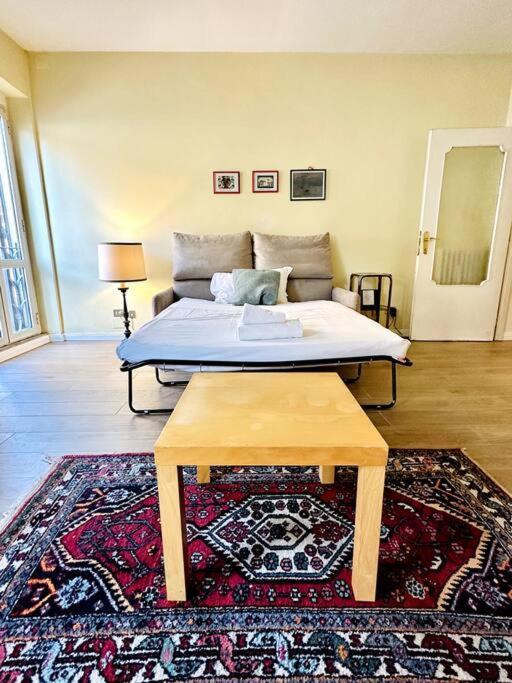 Apartment Hostme Piazza Di Spagna Apartament Rome