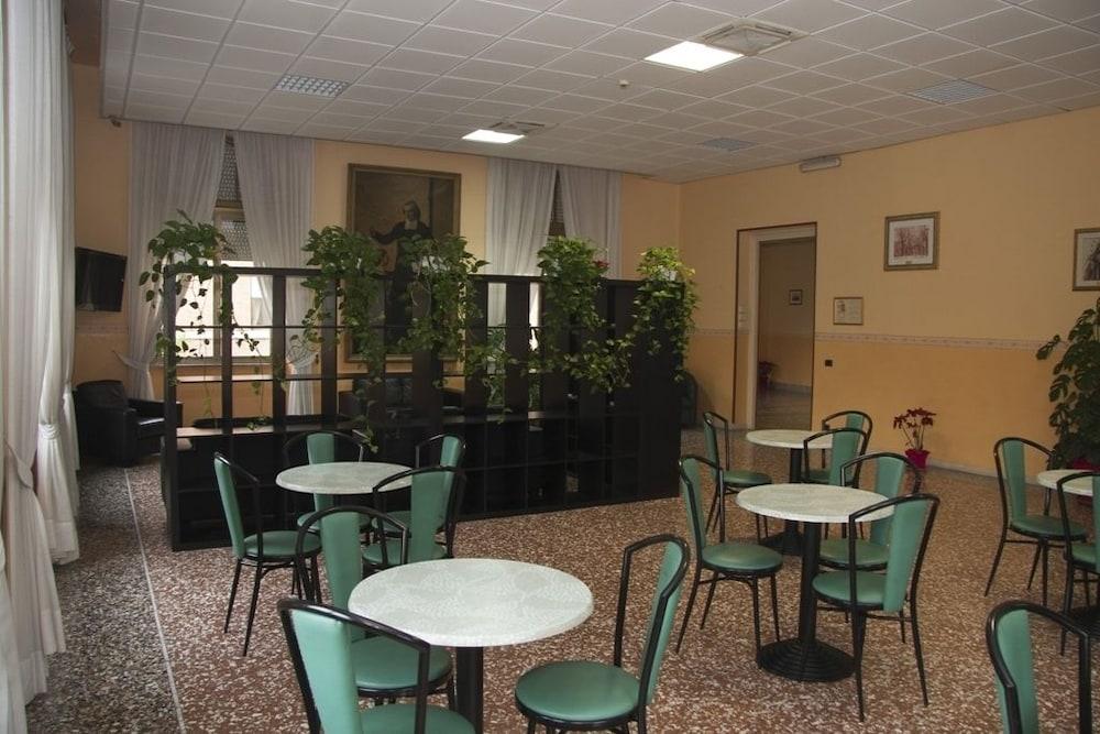 Casa La Salle - Vaticano 3* Rome