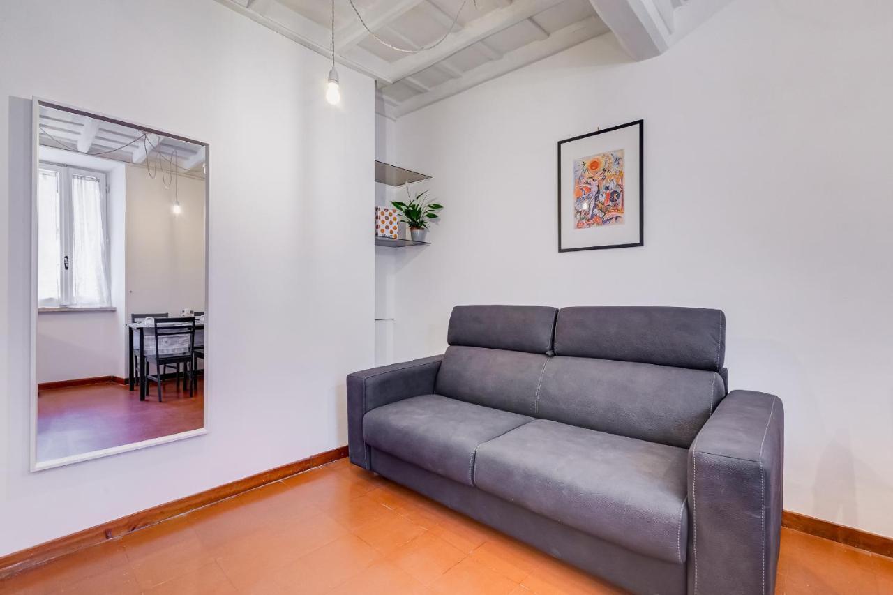 Apartment Pigna Rome