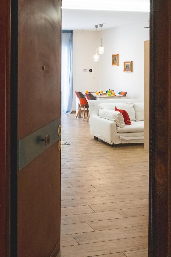 Cozy Flat With Terrace At Trastevere Train Station Apartment