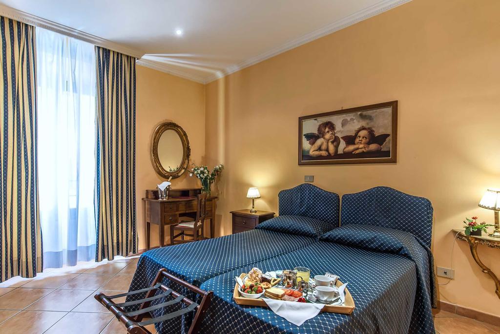 Caracciolo 3* Rome