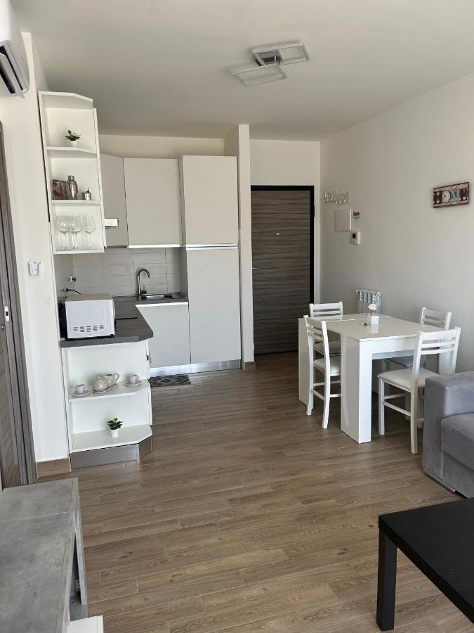 Red Sky - Porta Di By Ghor Apartment *