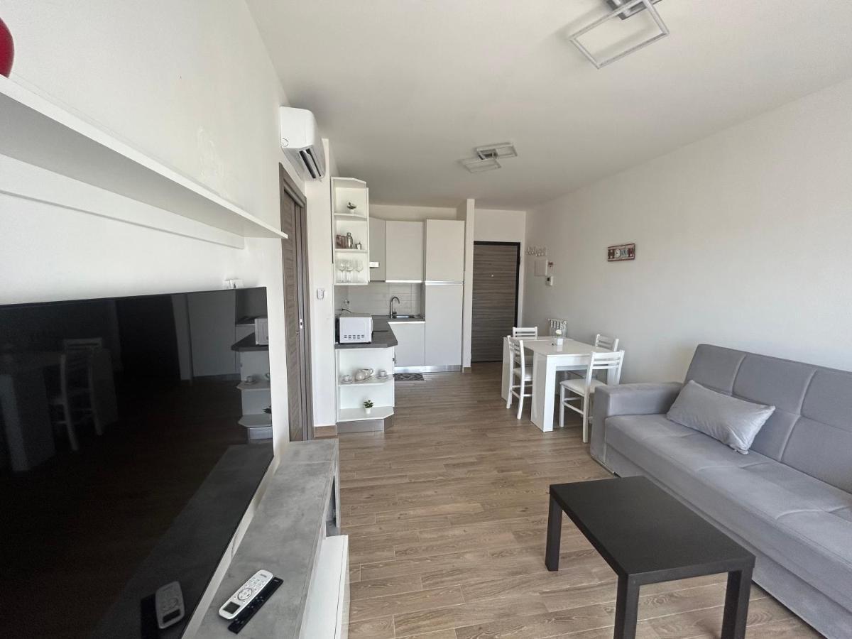 Red Sky - Porta Di By Ghor Apartment *