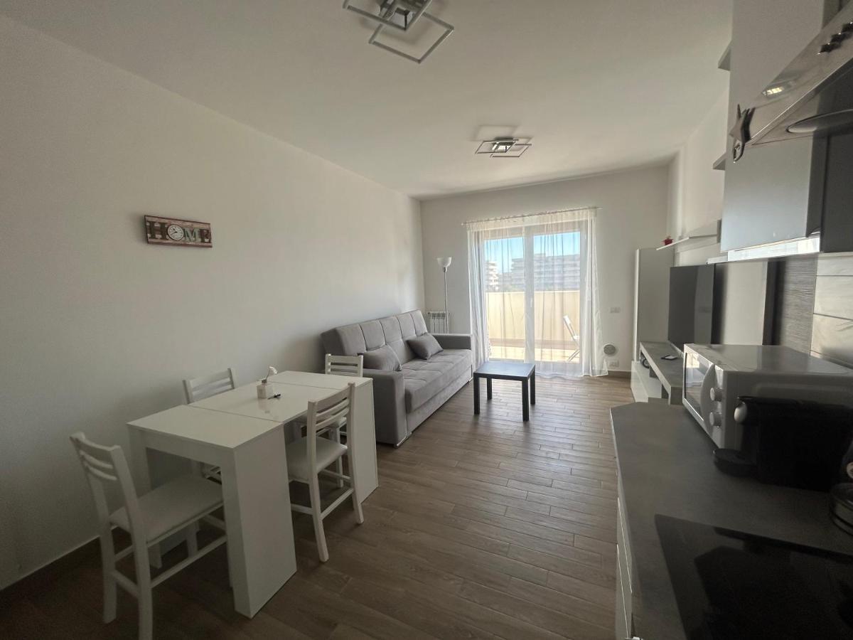Red Sky - Porta Di By Ghor Apartment *