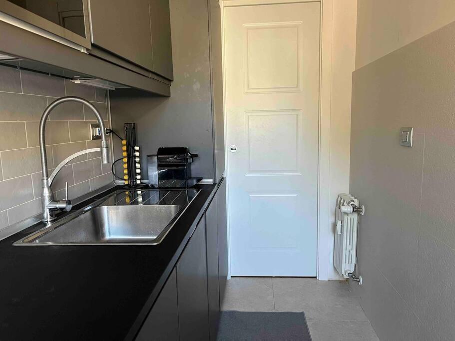 Moderno Bilocale Con Terrazzo * Rome