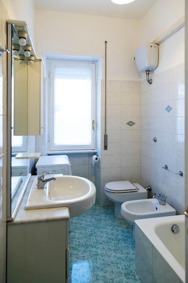 Aurelia Loris House * Rome