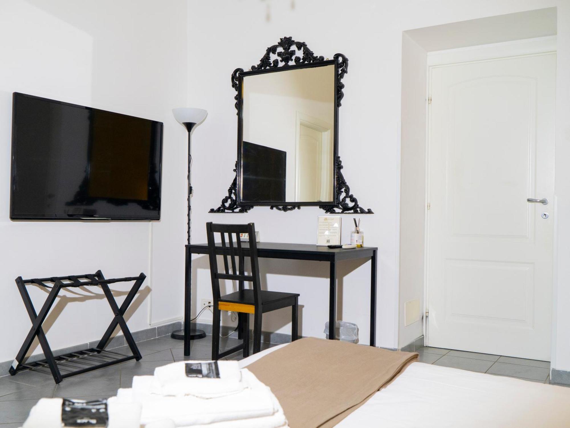Bed & Breakfast Salotto Piramide Rome