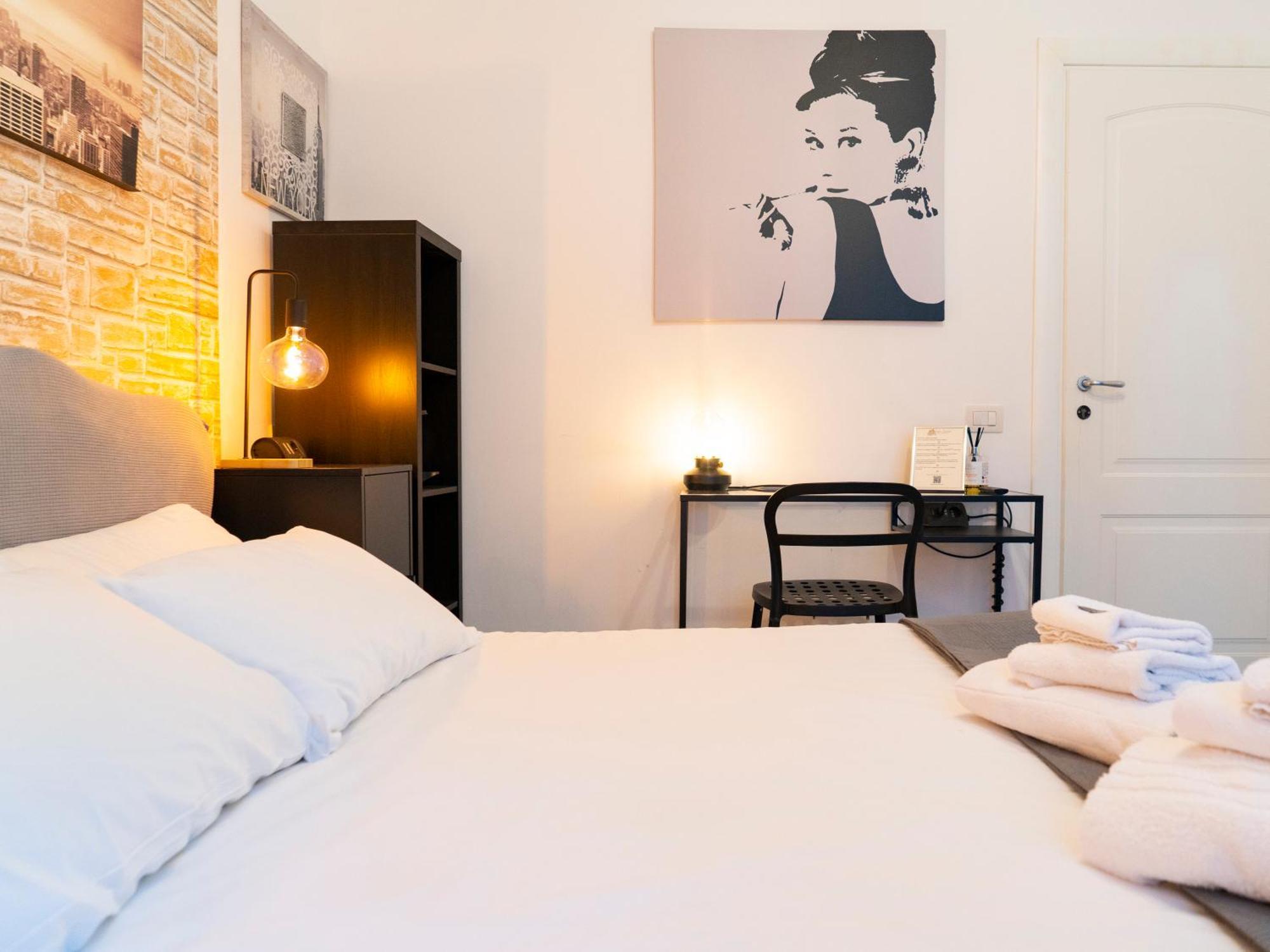 Salotto Piramide Bed & Breakfast Rome