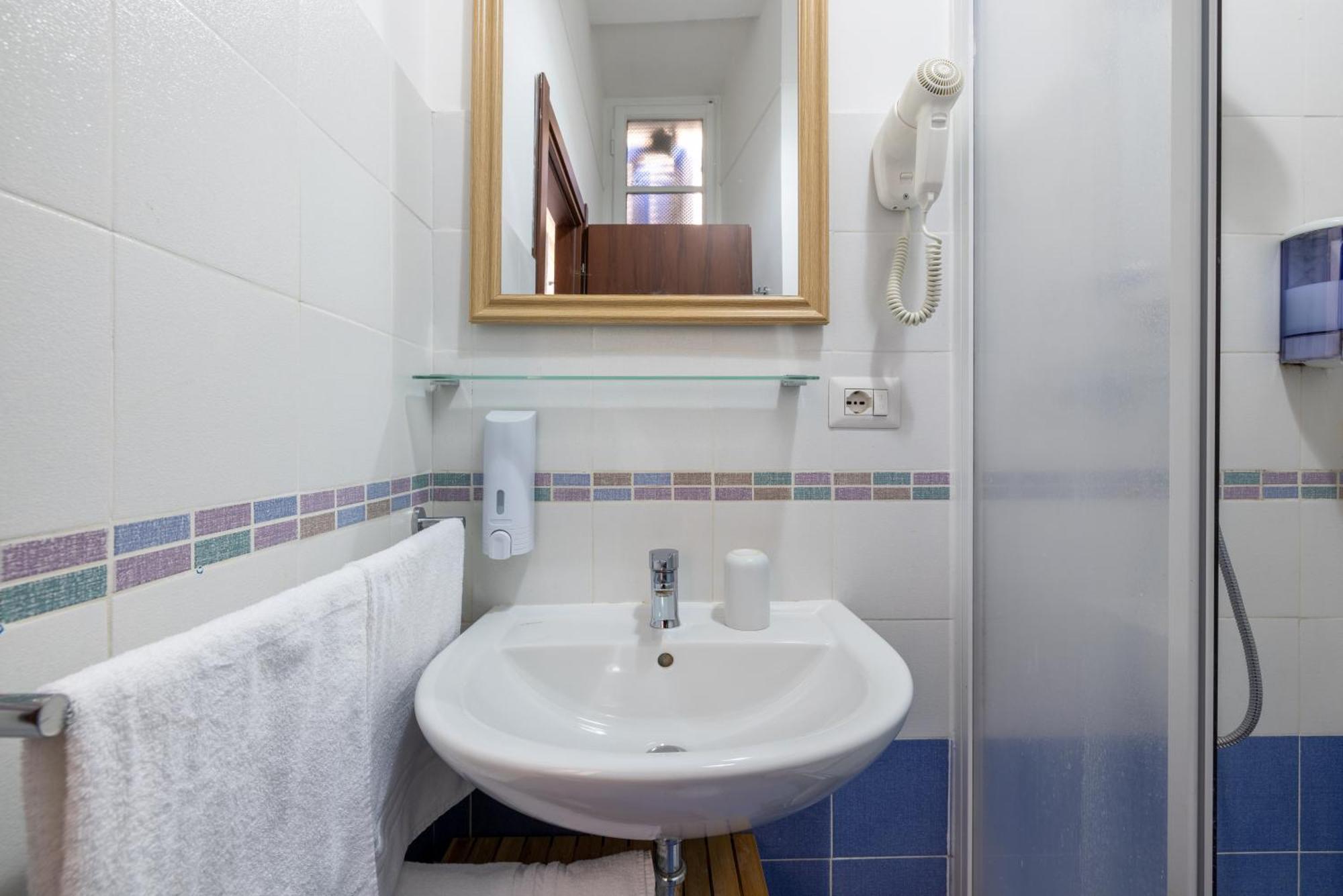 Domus Castroni Scipioni Bed & Breakfast *