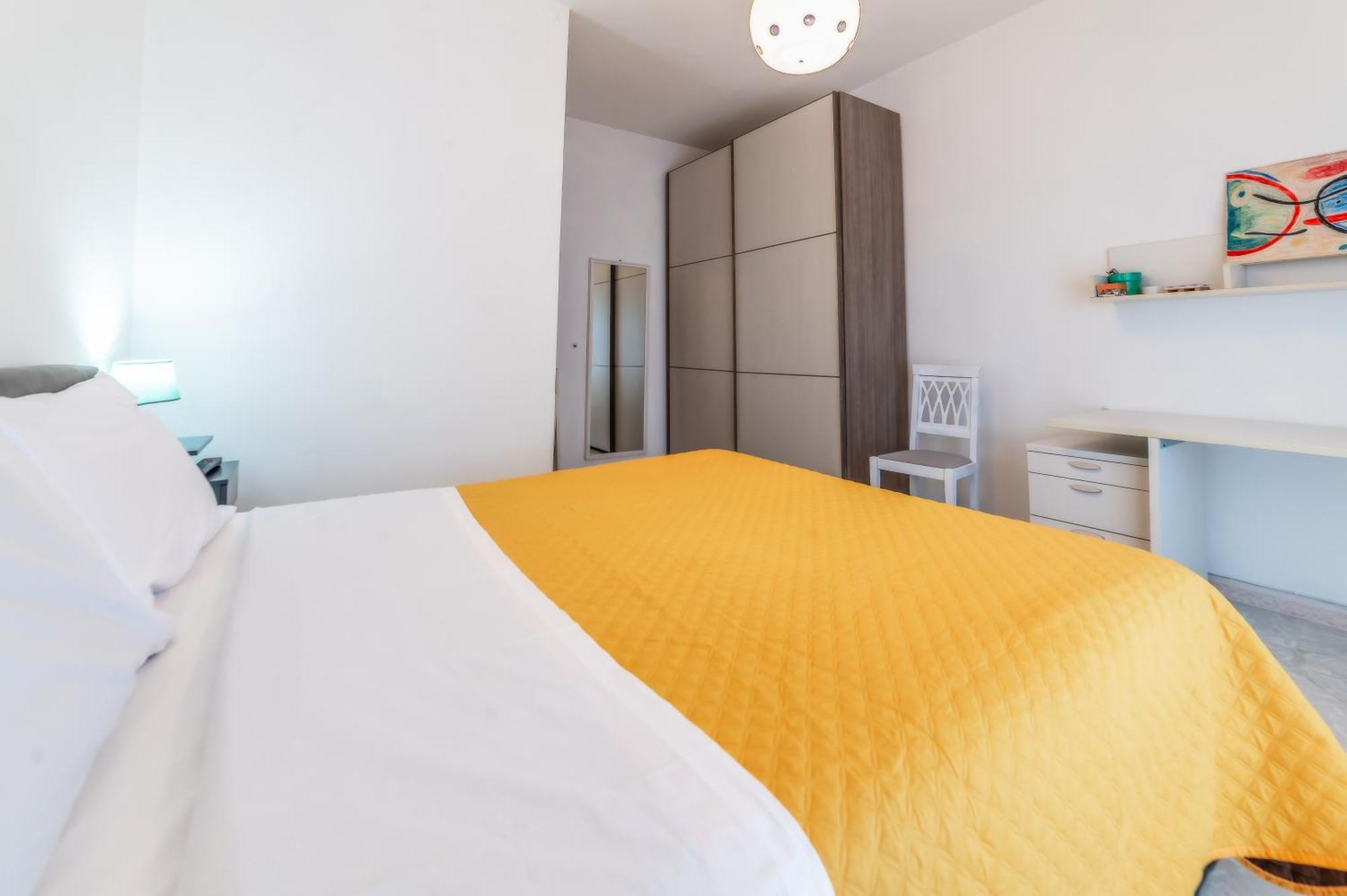 Luisa Flat - Metro Basilica San Paolo - Wi-fi Apartment