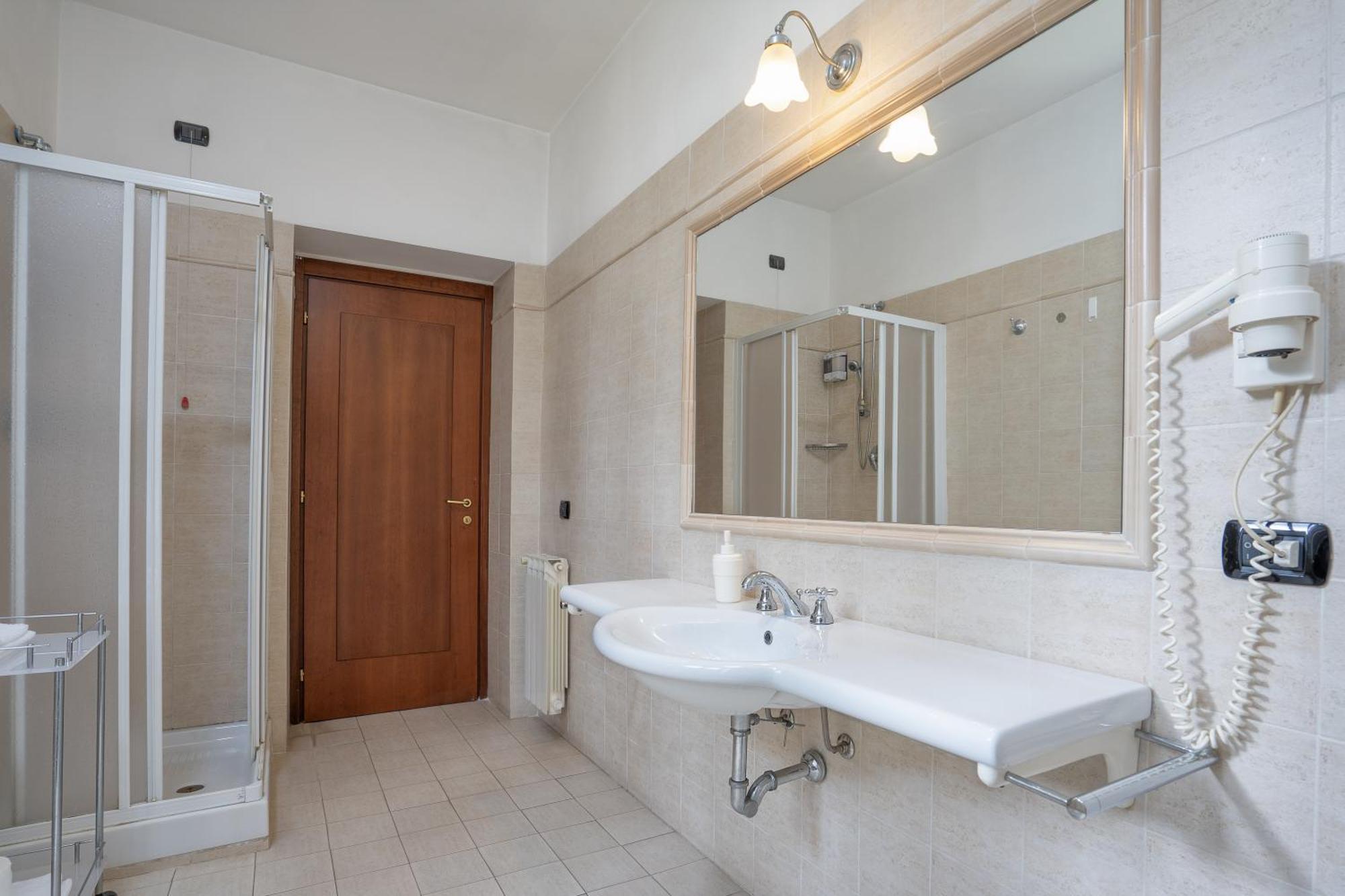 Affittacamere Comfort Gaia Tor Vergata 2*