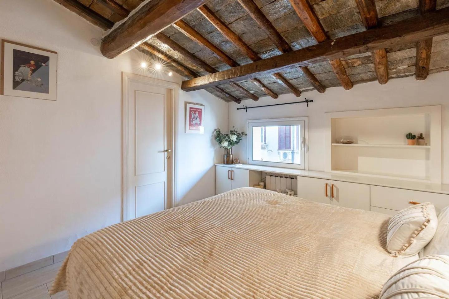 15 Min From Piazza Venezia Skyline Sanctuary In Trastevere Apartment Rome