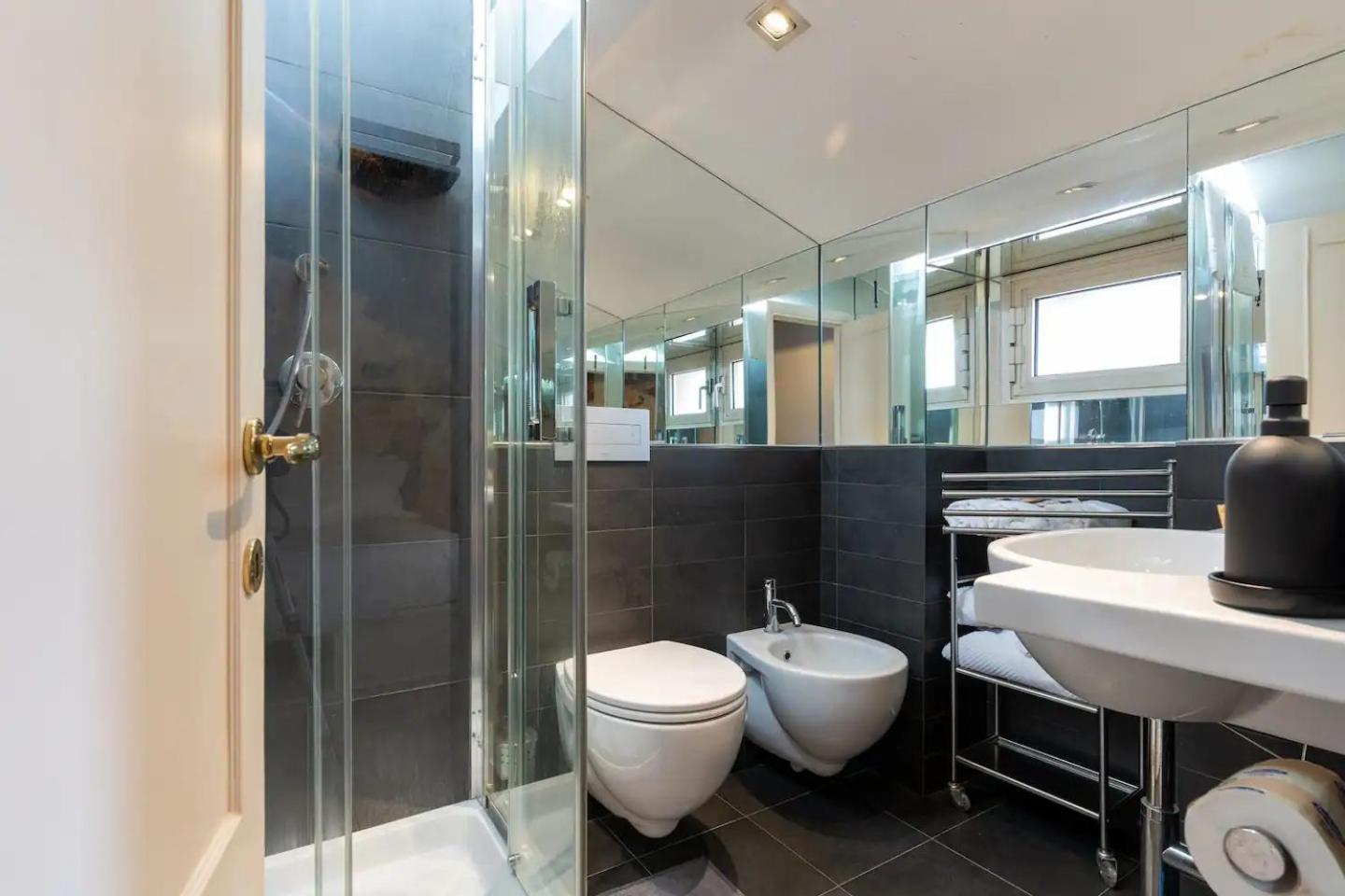 Apartment 15 Min From Piazza Venezia Skyline Sanctuary In Trastevere *