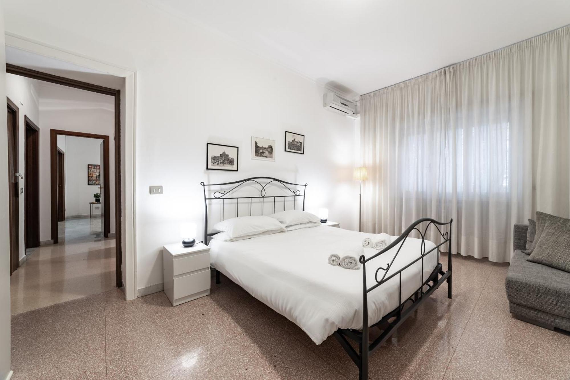 Ev Vatican Apartment