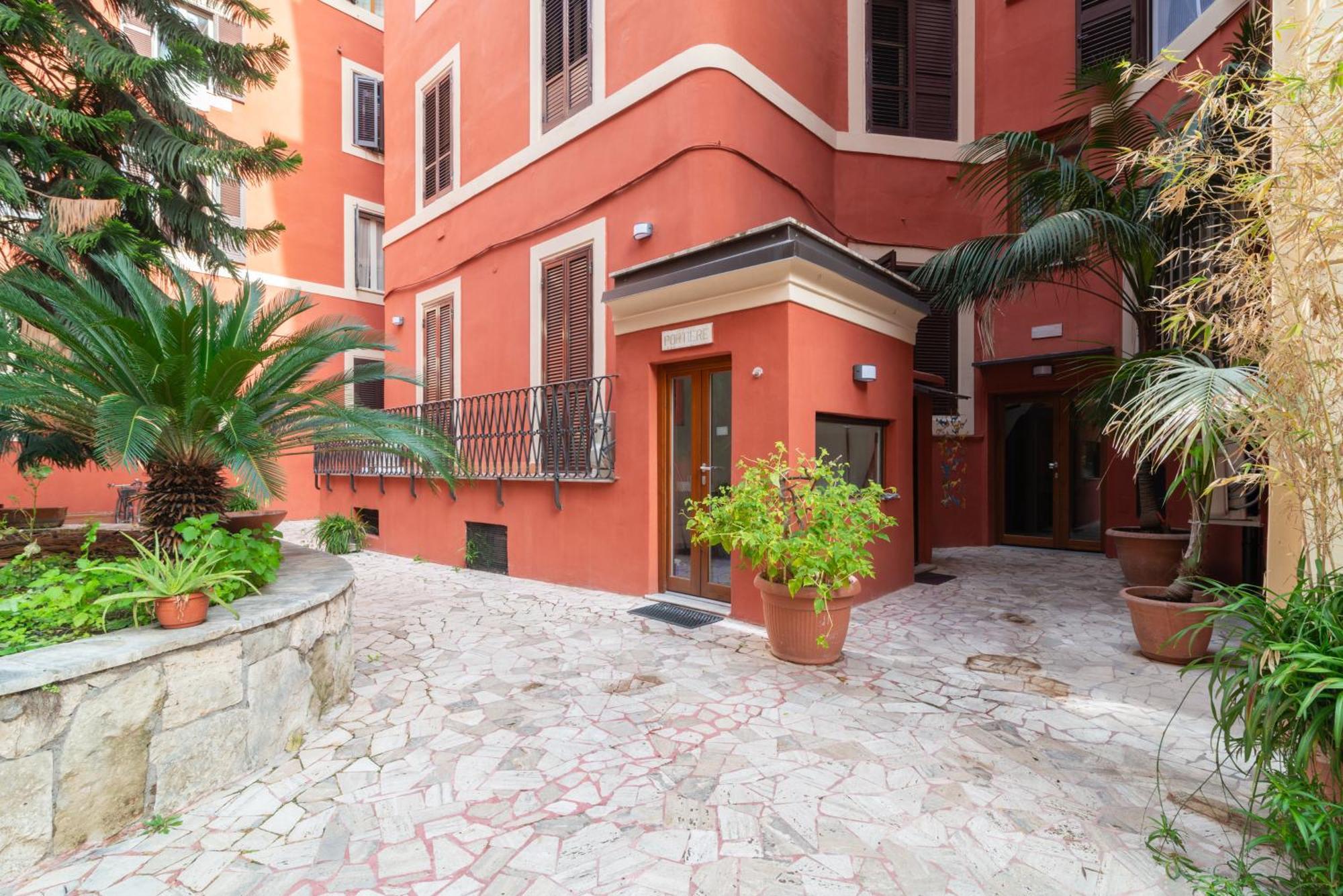 Apartment Vatican Night Rome