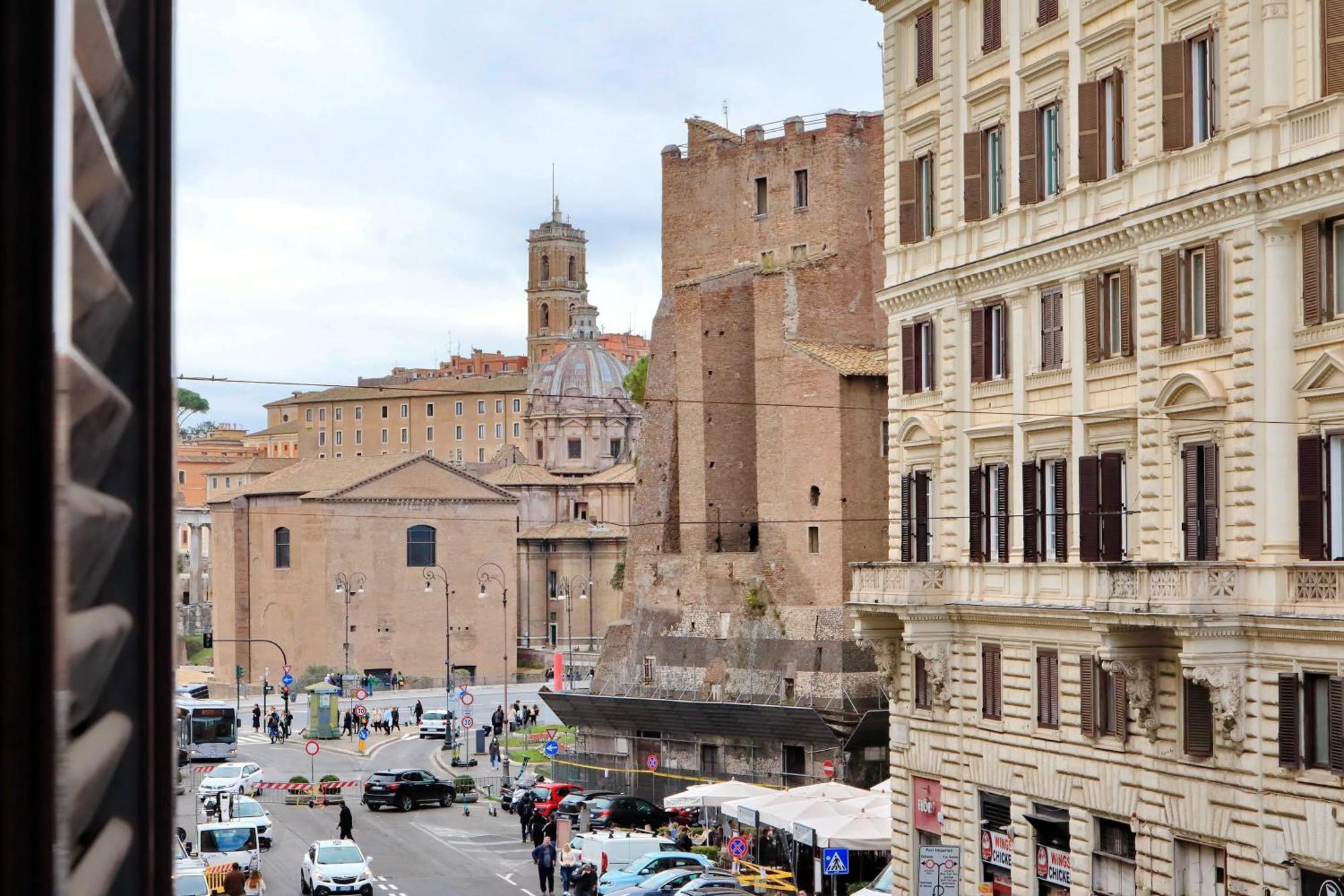 Ych-lussuoso Al Colosseo Apartment Rome
