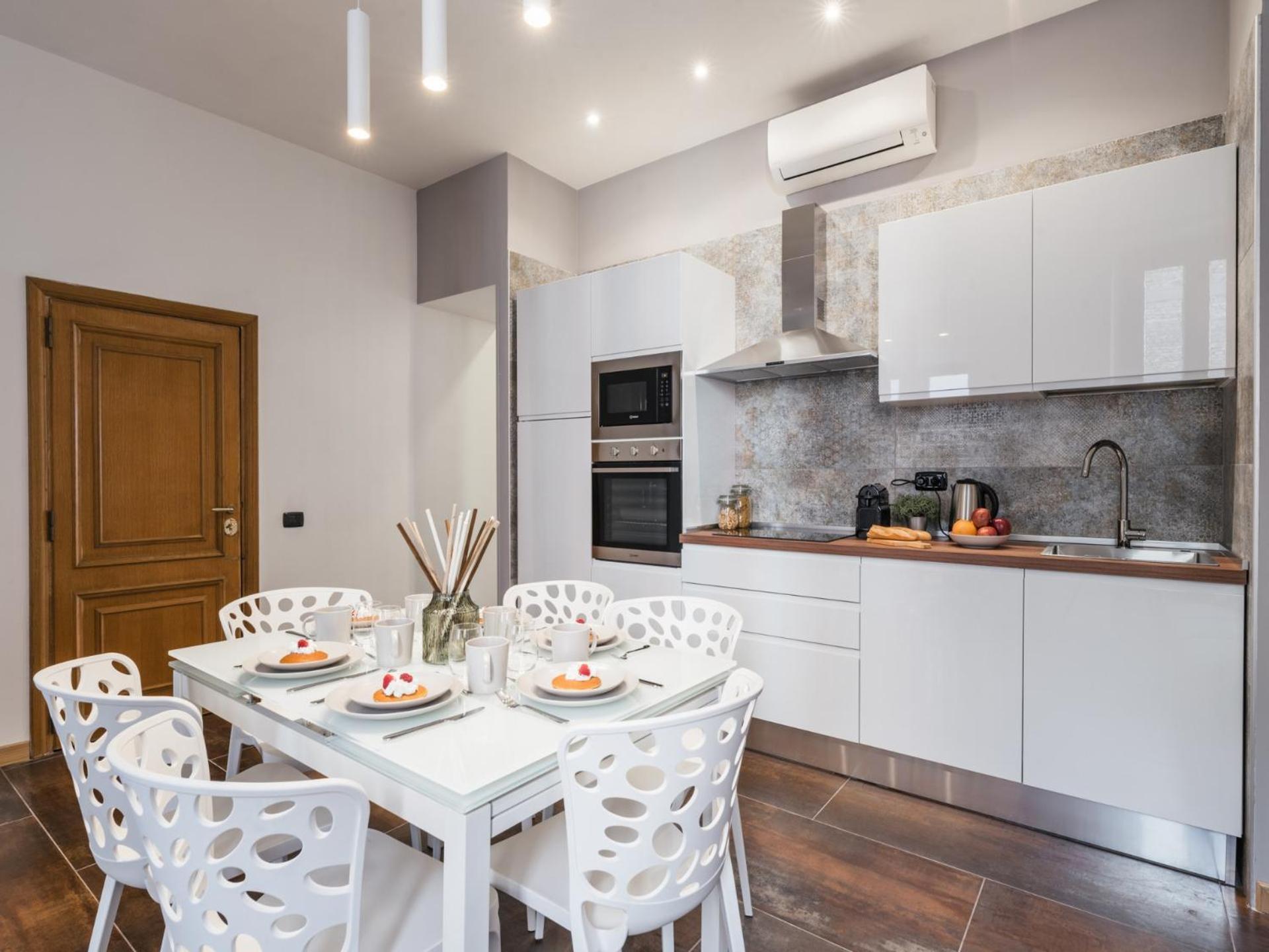 The Rent - Four-room A Few Steps From The Trevi Fountain Appartamento *