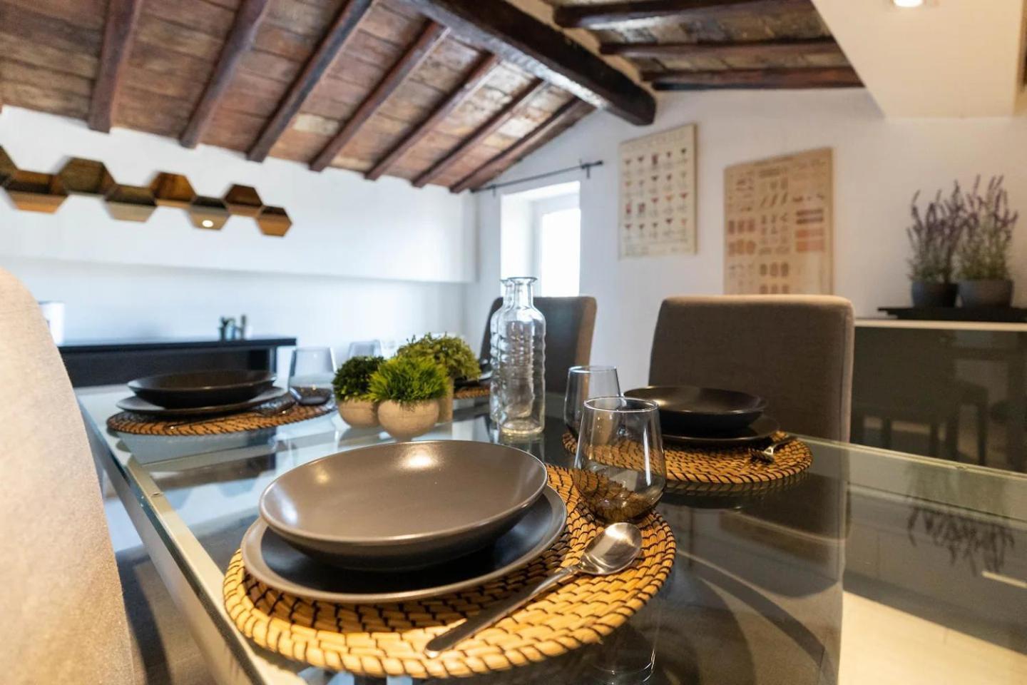 15 Min From Piazza Venezia Skyline Sanctuary In Trastevere Apartment Rome