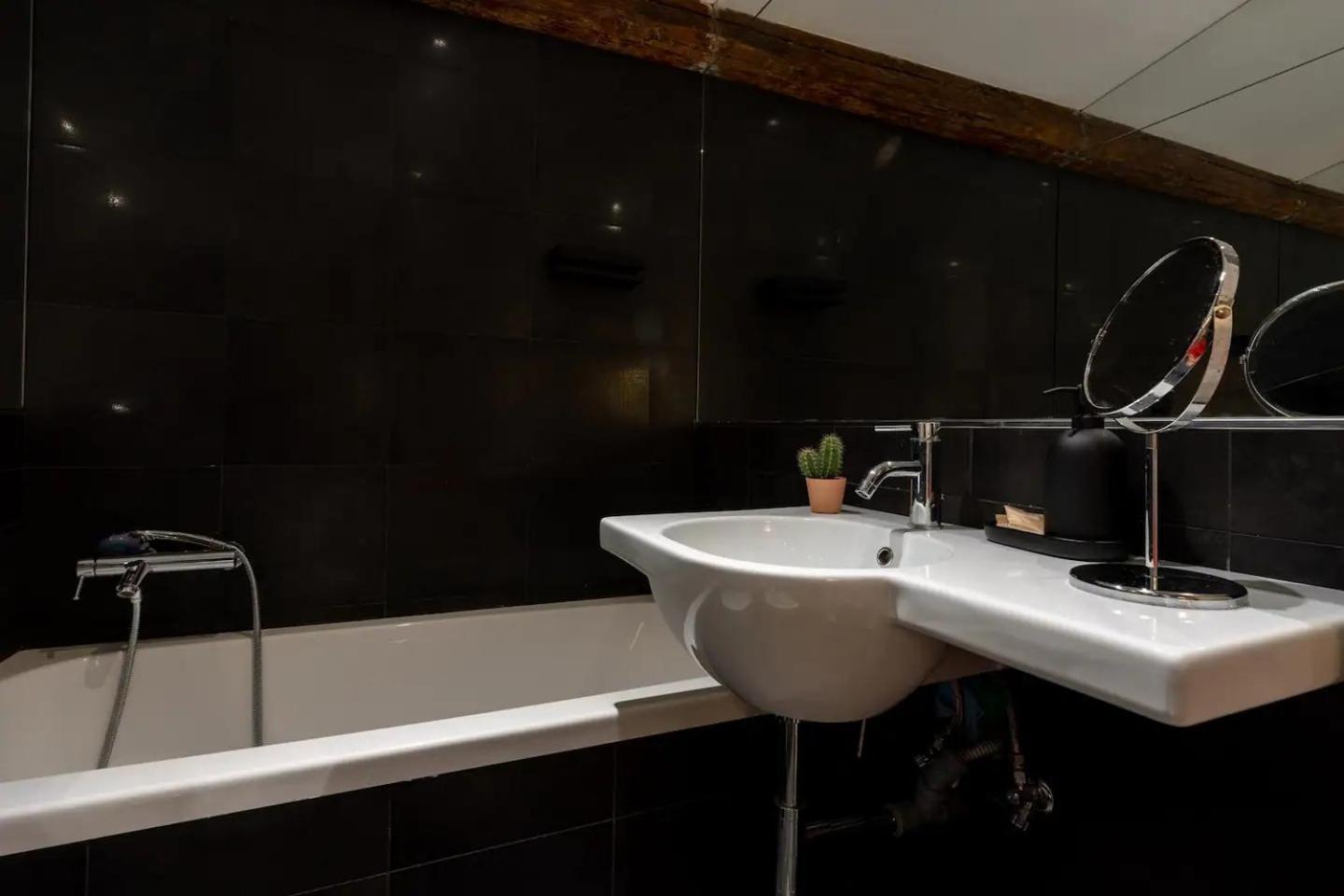 Apartment 15 Min From Piazza Venezia Skyline Sanctuary In Trastevere