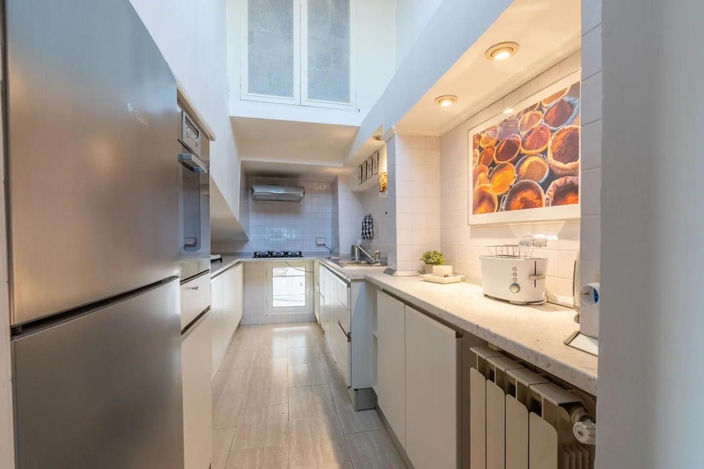 15 Min From Piazza Venezia Skyline Sanctuary In Trastevere Apartment