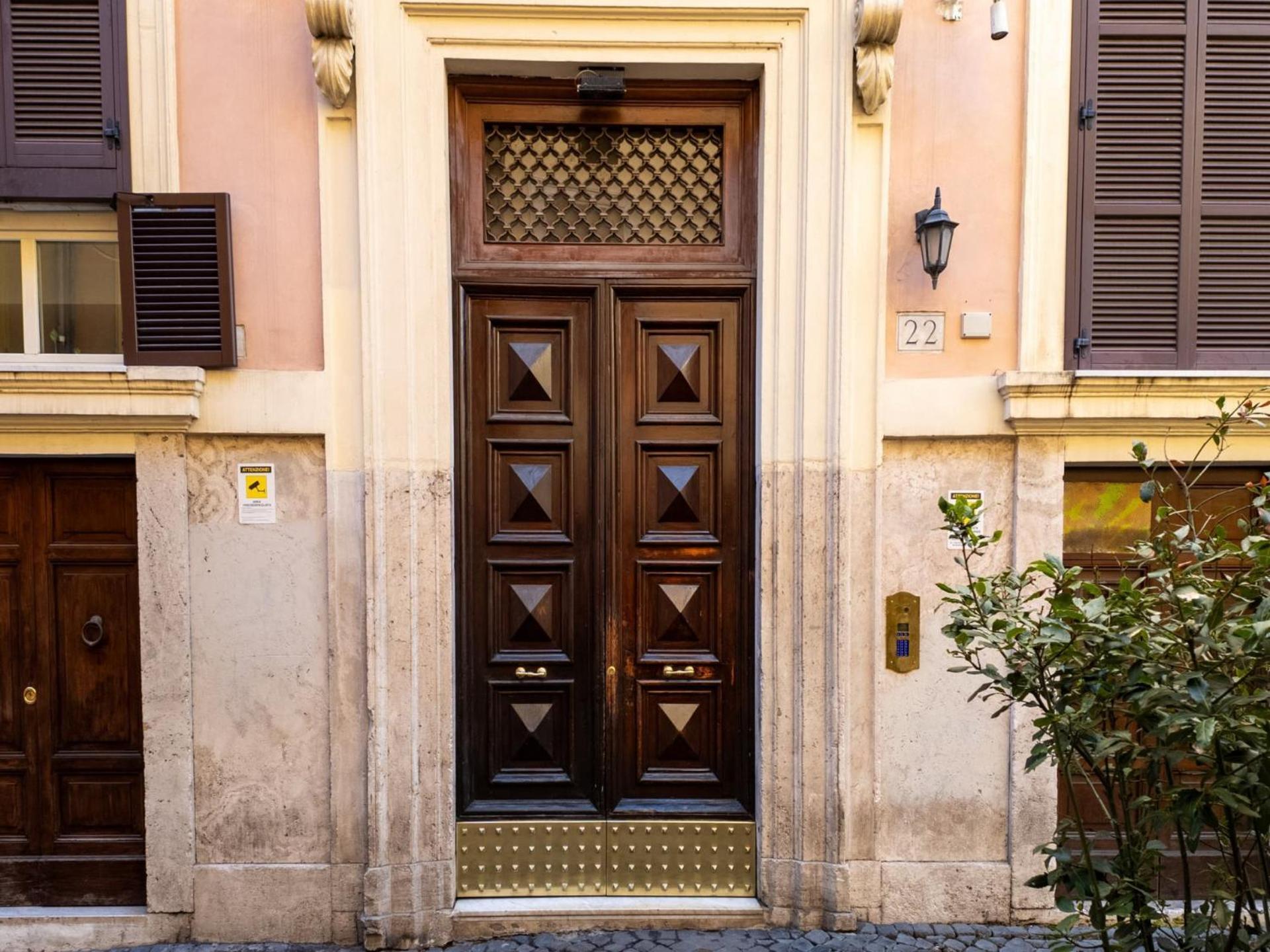 The Rent - Colorful Loft In Trastevere Area Apartment