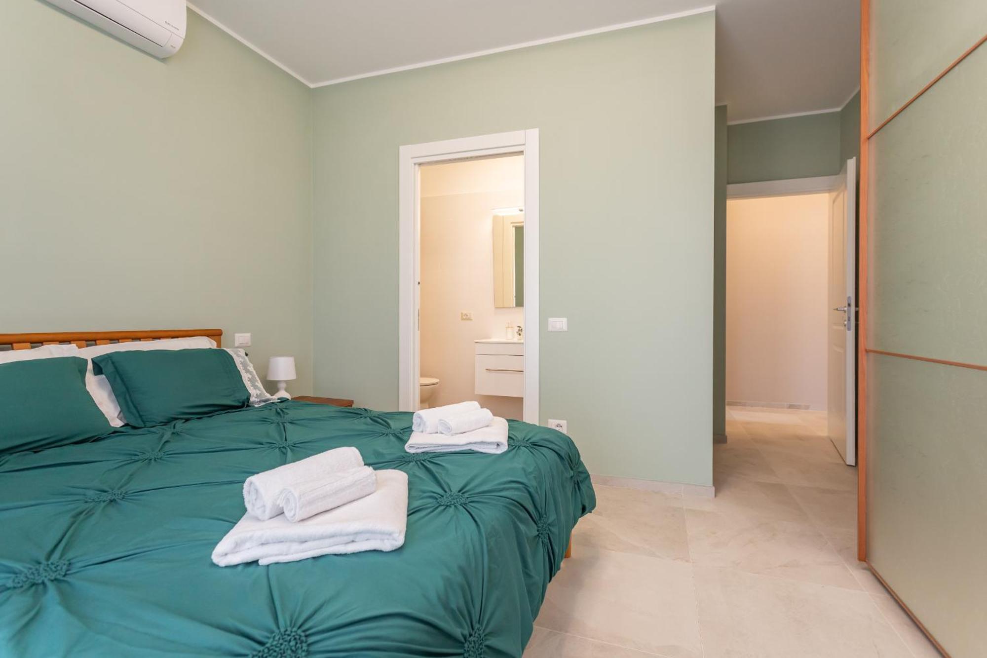 2-bedroom Retreat Near Metro & Parks Rome
