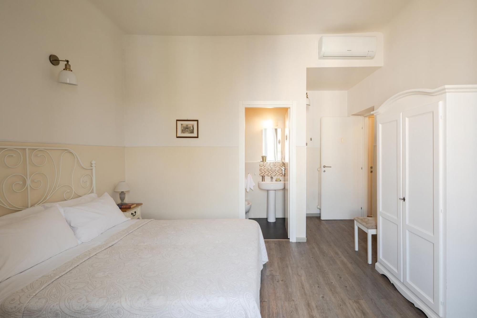 Dante's In Vaticano 2 Bed & Breakfast *
