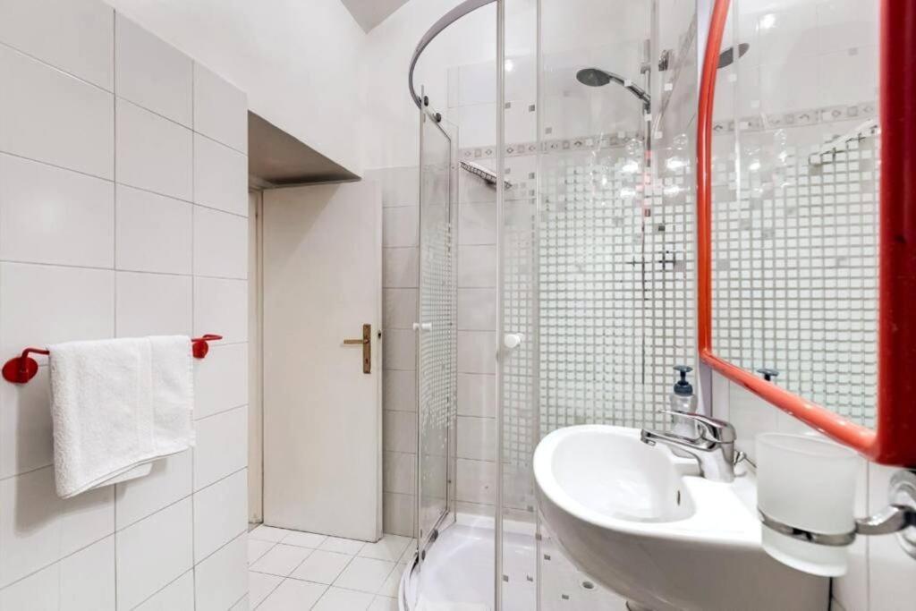 Lupa Urban Loft Apartment