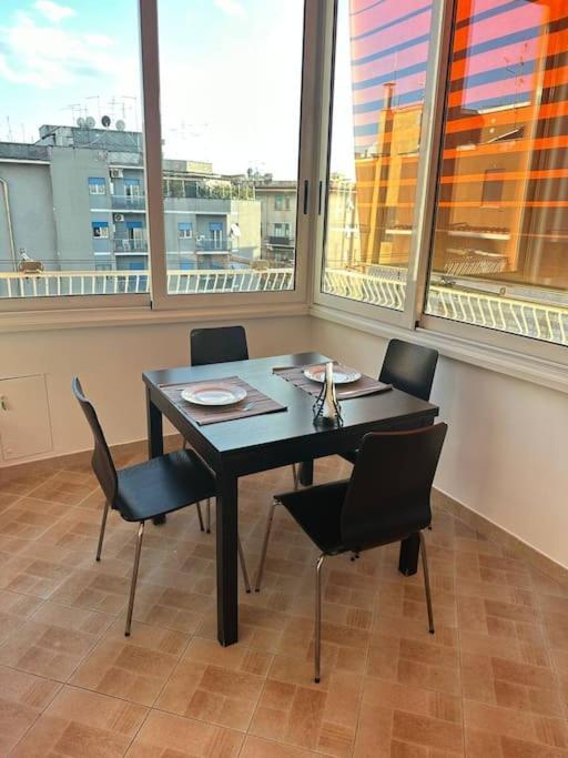 Apartment Centocelle, Metro C Luminoso Quadrilocale