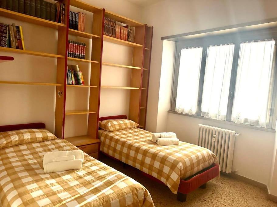 Centocelle, Metro C Luminoso Quadrilocale Apartment Rome