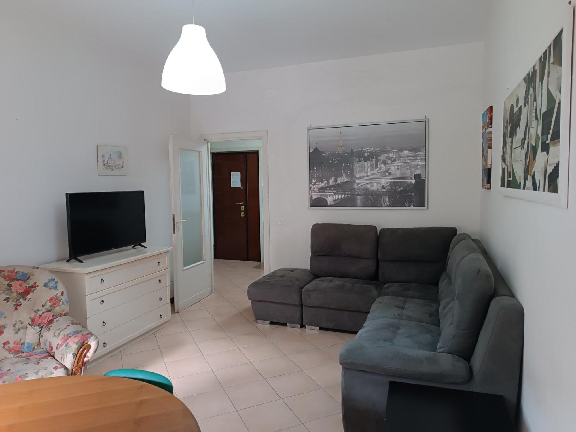 Apartment Per 4 In Via Tiburtina, Wi-fi, Metro B E Bus Per Il Centro E La Sapienza Rome