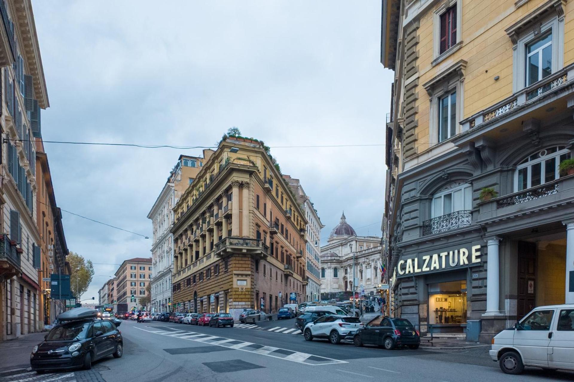 The Rent - Two-bedroom Near Fori Imperiali Apartment