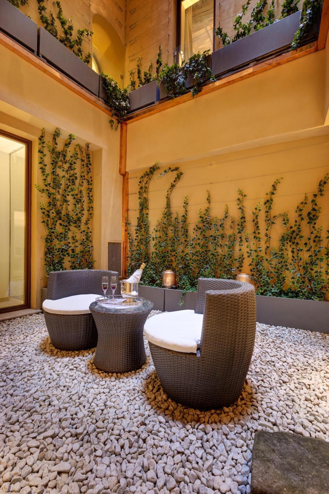 Apartment Domus Domitia Luxury Living *