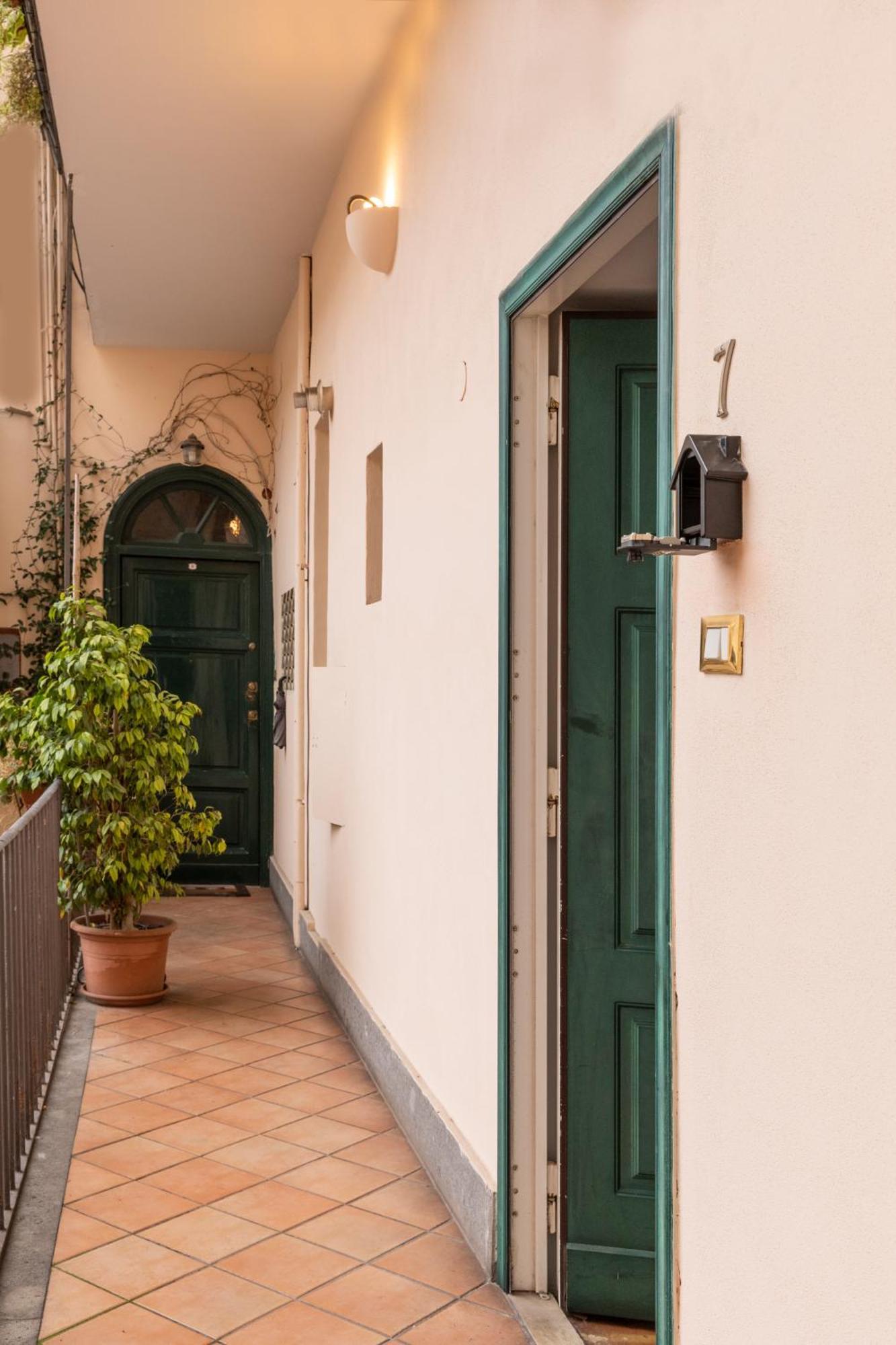 Colosseo Apartment- Heart Of Rione Monti Apartment *