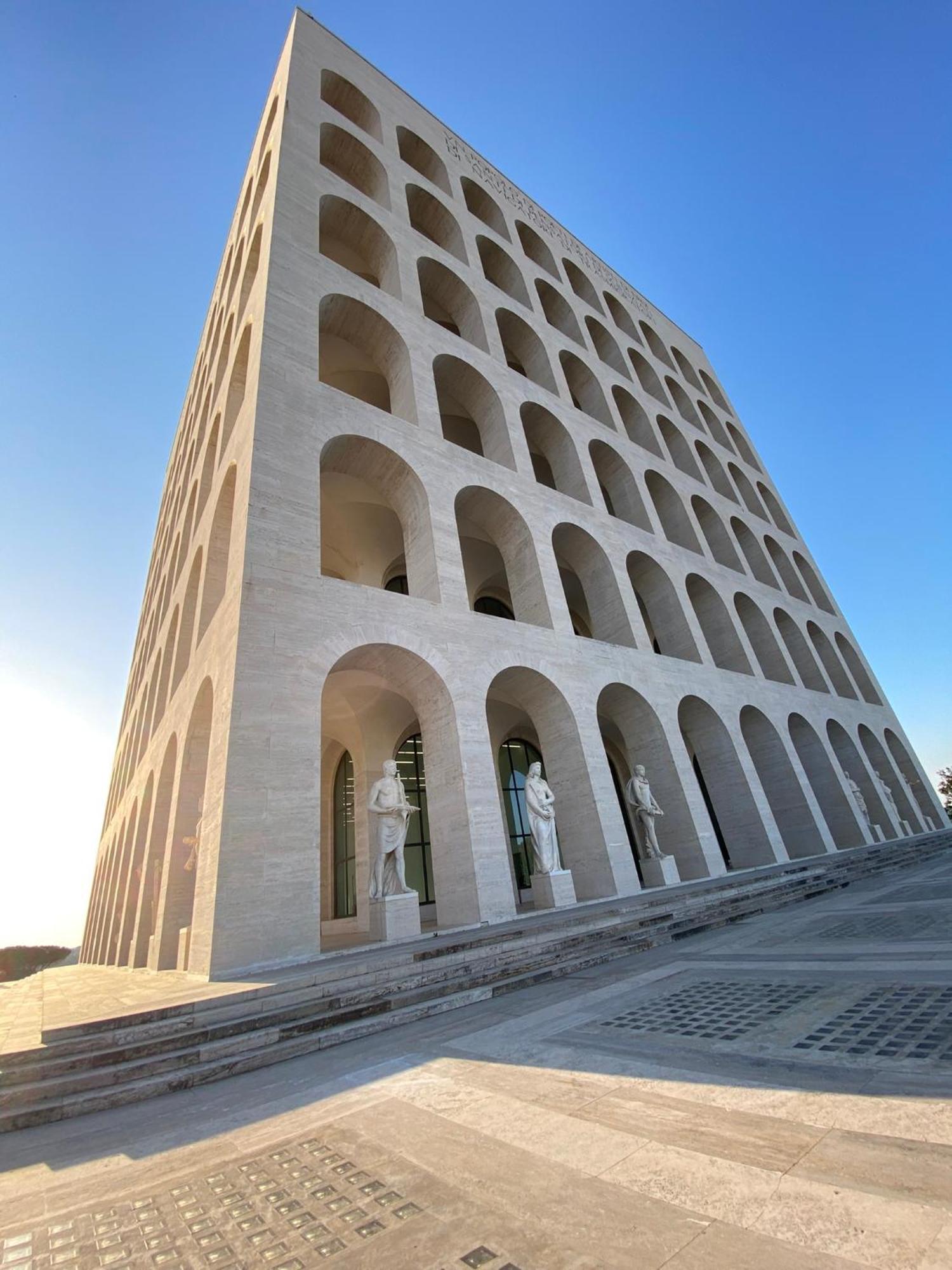The House Of Sunsets Rome