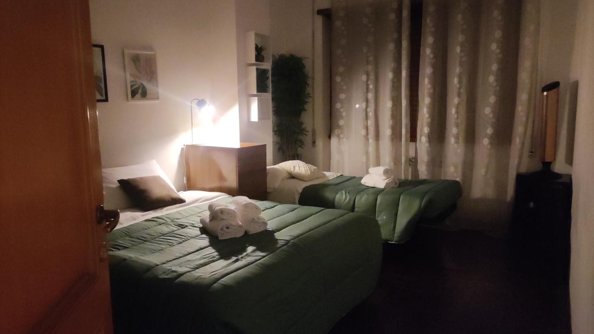 The Italian House In A Pochi Passi Dalla Metro A Apartment