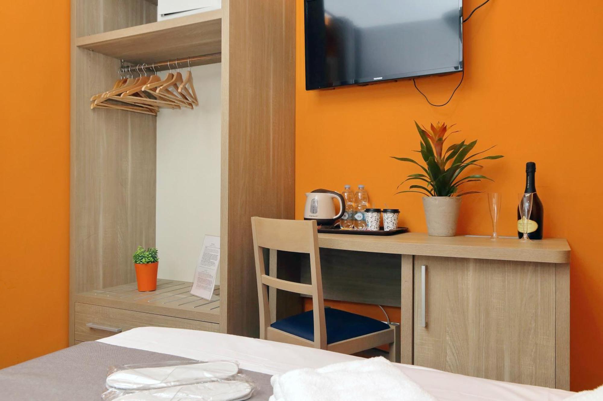 Lhg Comfy Guest house