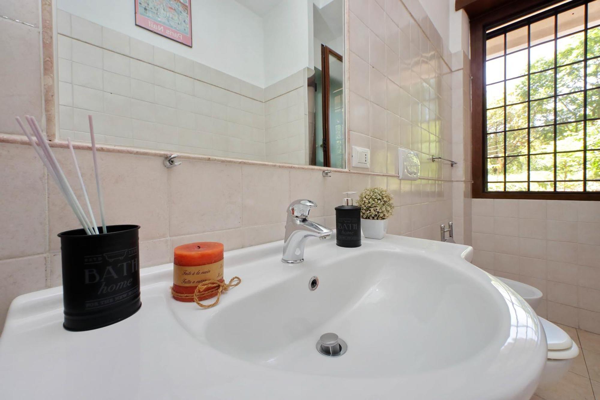 Vatican Flat Cozy With Private Court Apartment