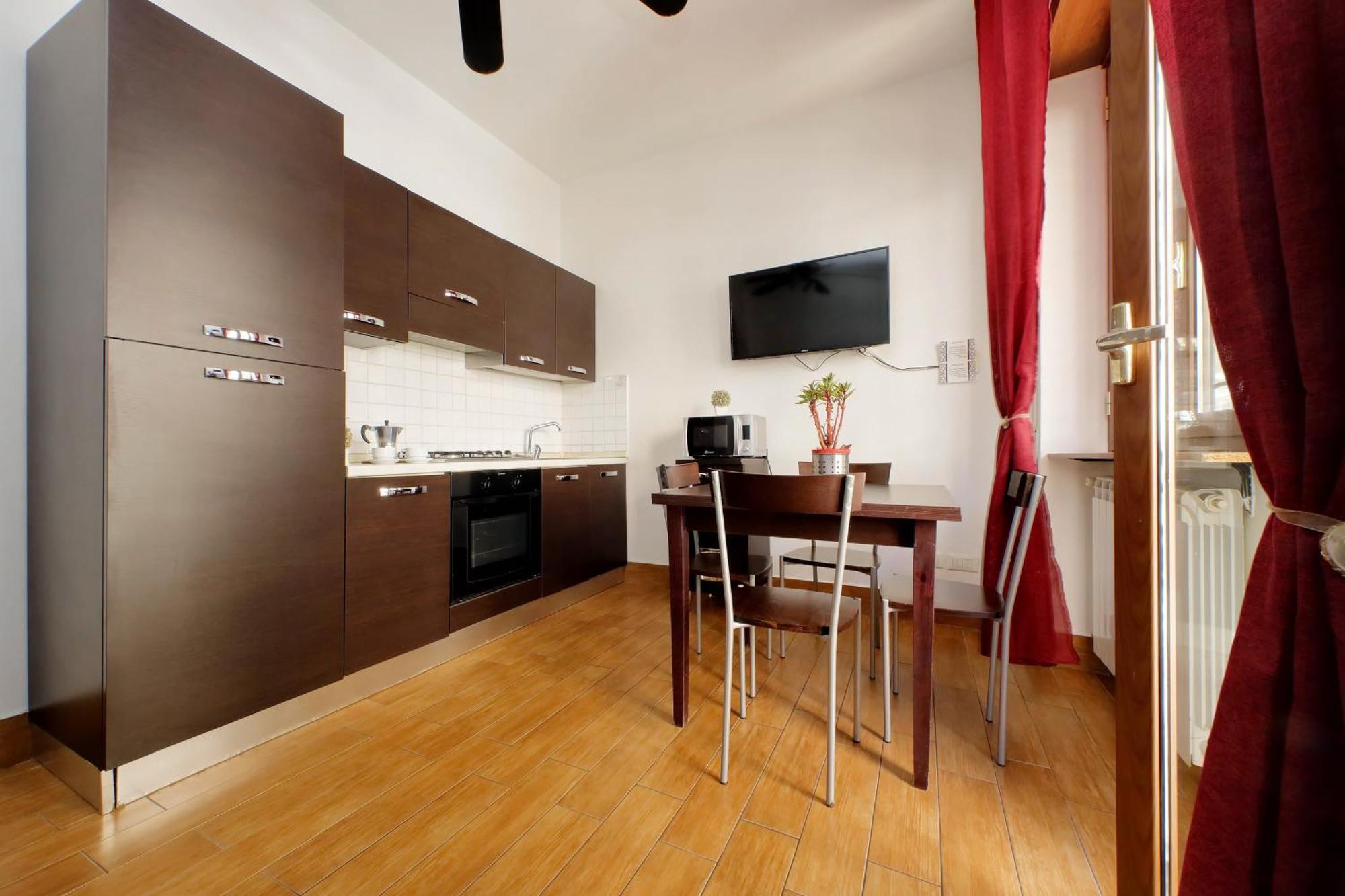 Vatican Flat Cozy With Private Court Apartment *