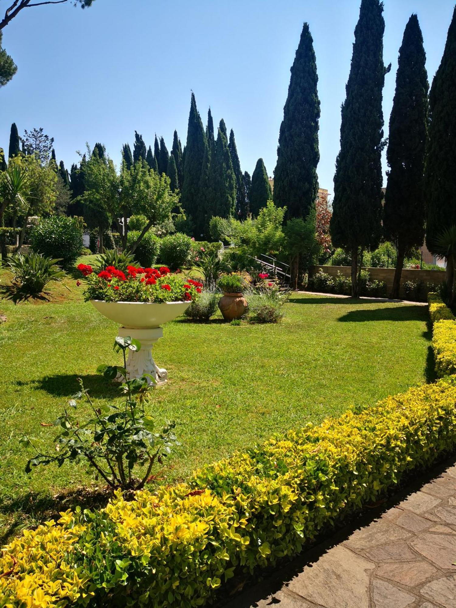 Aurelia City Garden Apartment Rome