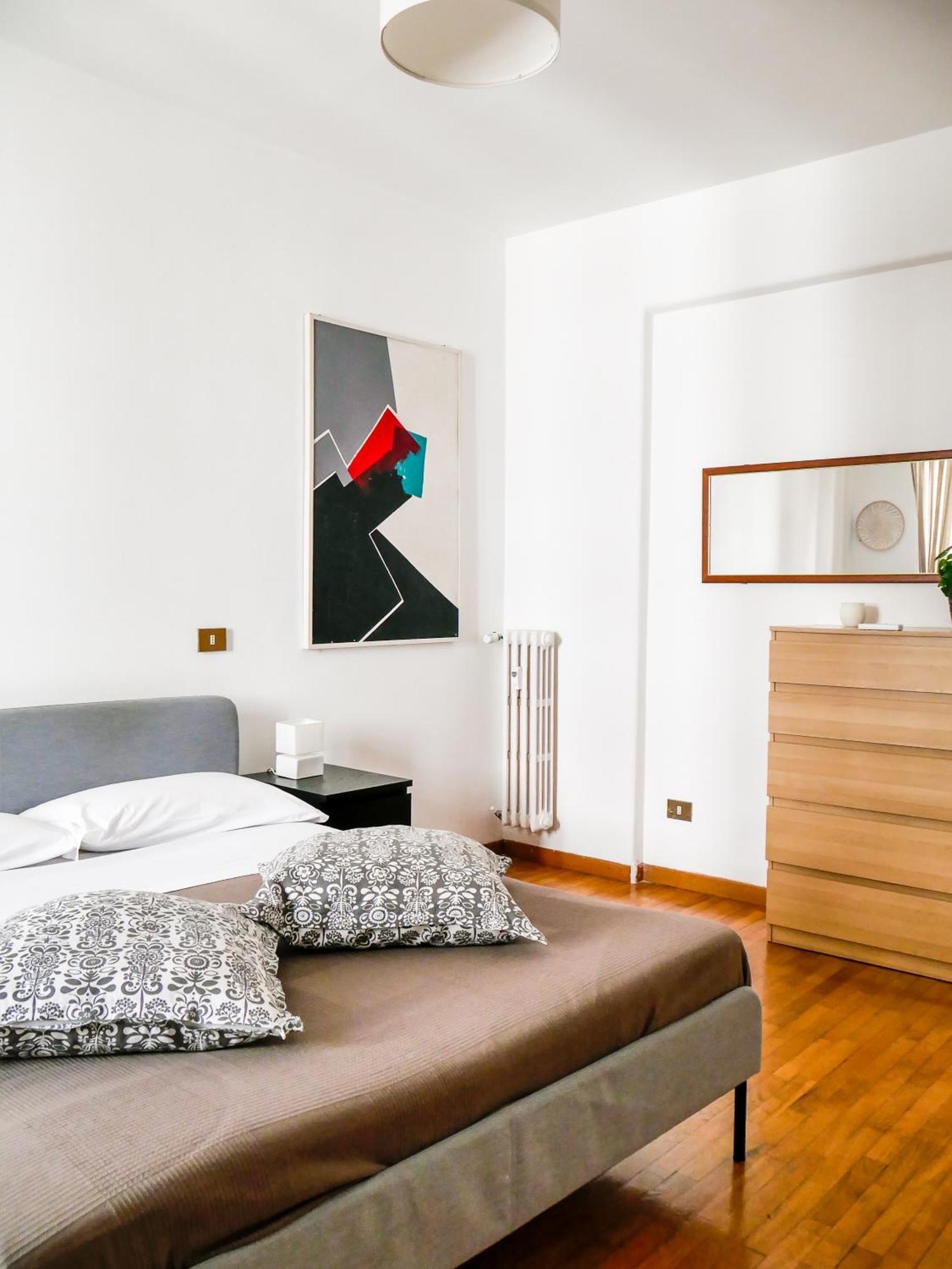 Modern 1 Bedroom Near Metro Apartment Rome