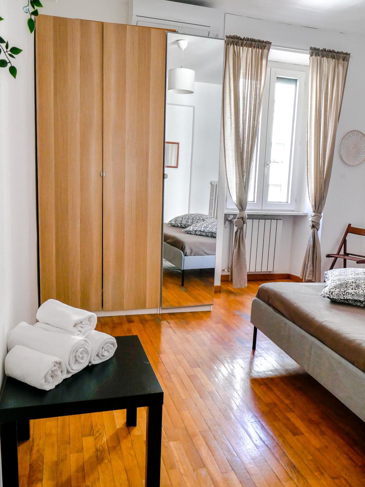 Modern 1 Bedroom Near Metro Apartment Rome