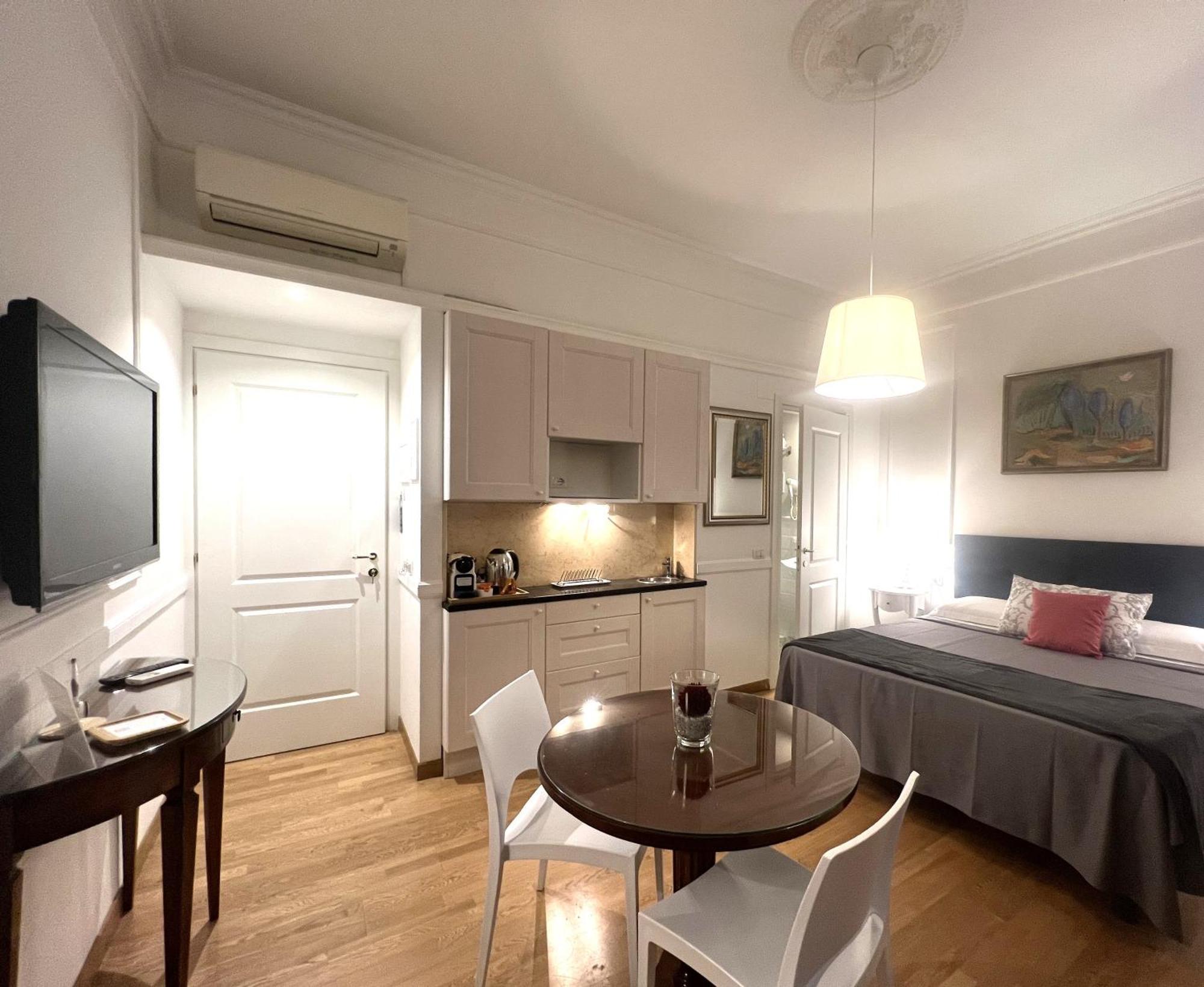 Interno * Rome