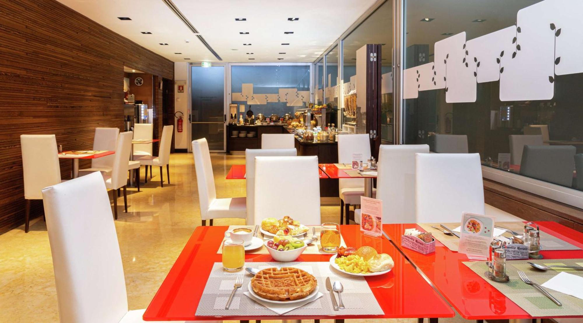 Hilton Garden Claridge Hotel