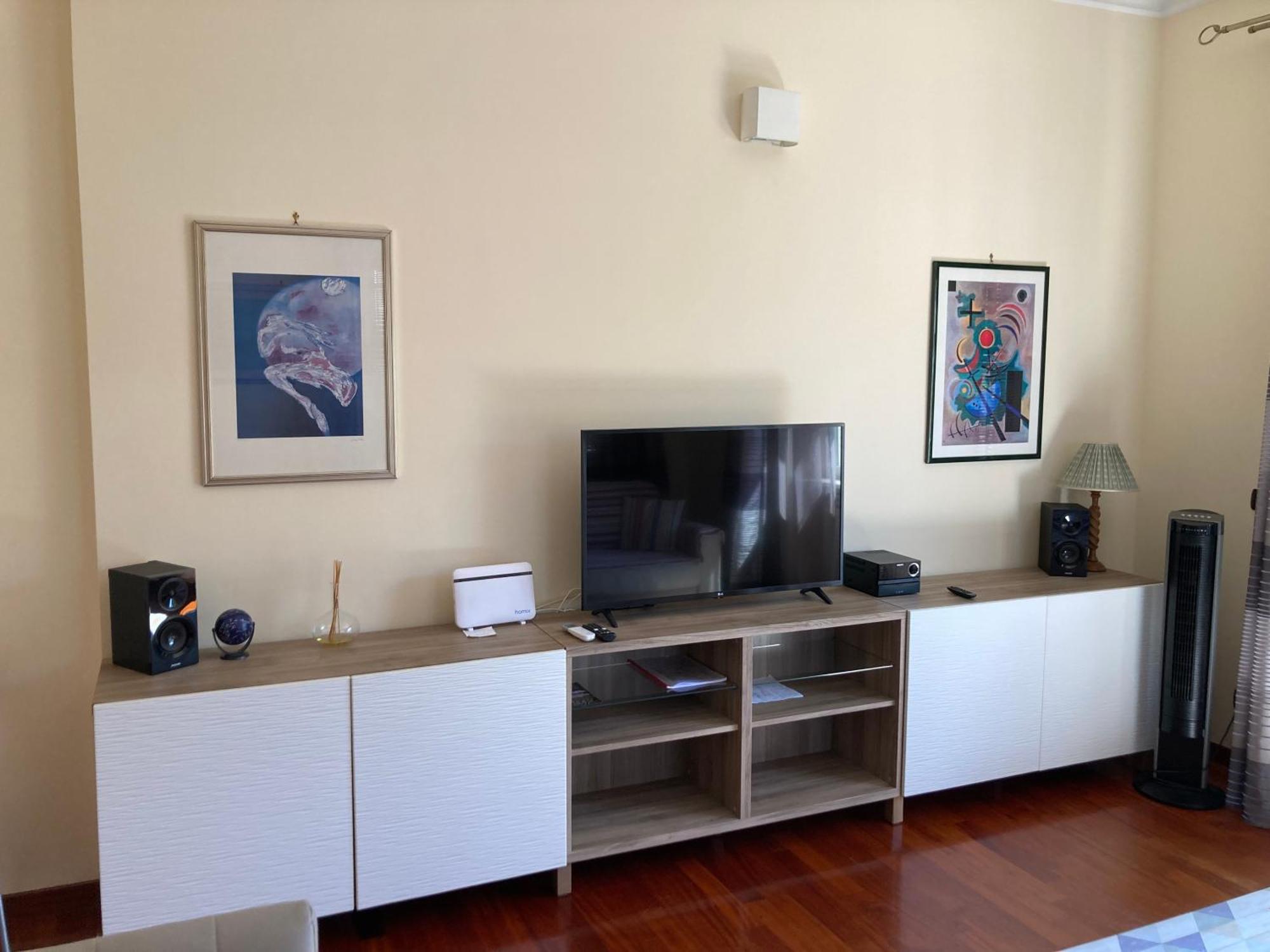 Delizioso Attico A Talenti Rome