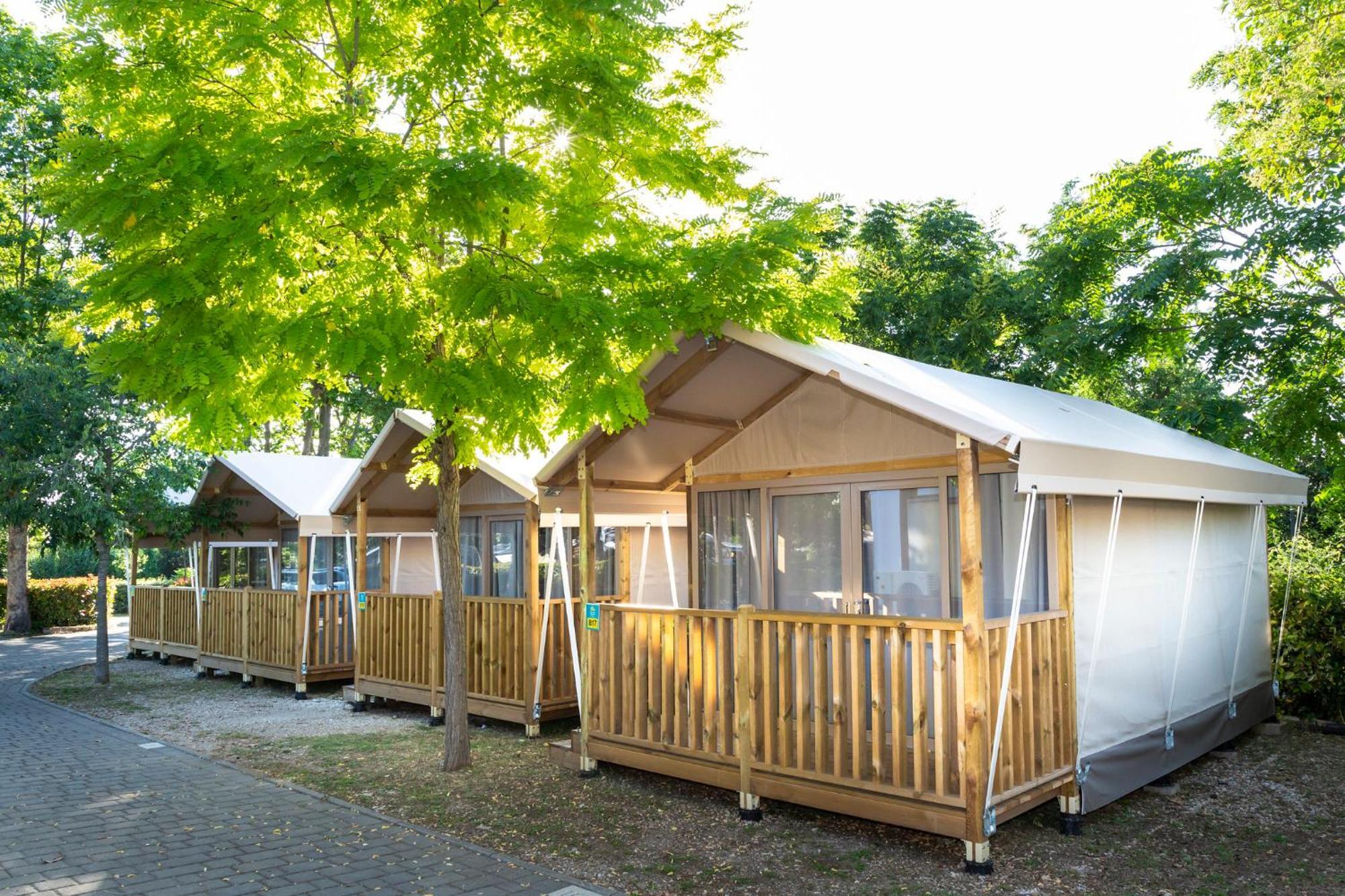 Hu In Town Holiday park Rome